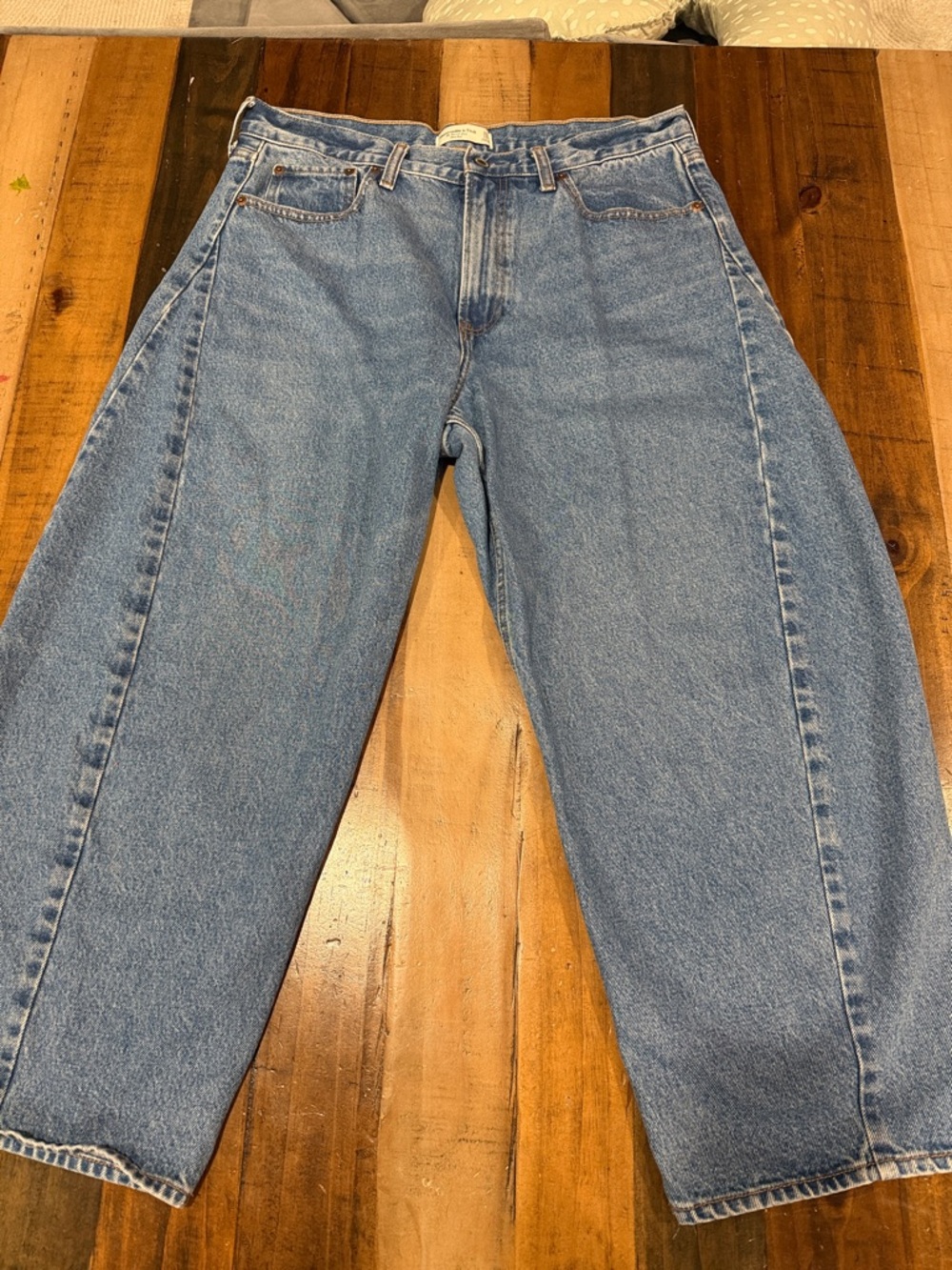 Abercrombie & Fitch barrel curve love Fit Light  Jeans